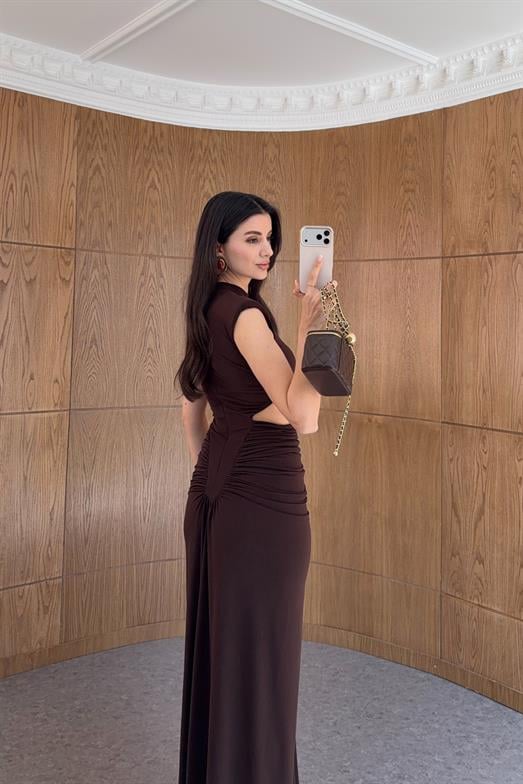 Bel Dekolteli Likralı Kahve Maxi Elbise