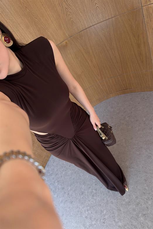 Bel Dekolteli Likralı Kahve Maxi Elbise