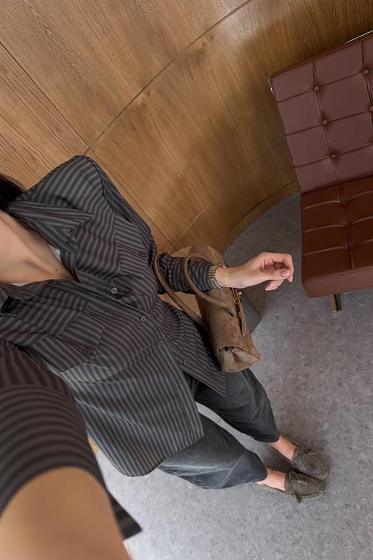 Belden Oturtmalı Gri Gömlek