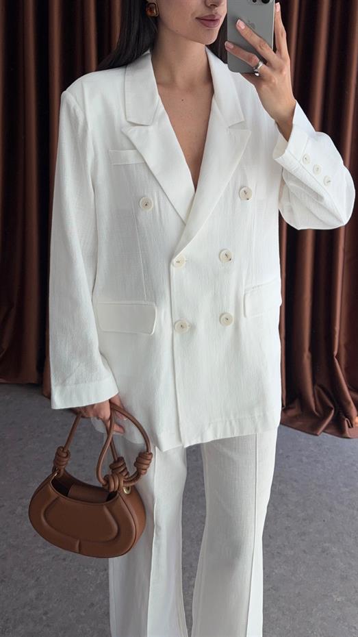 Beyaz Düğmeli Oversize Ceket
