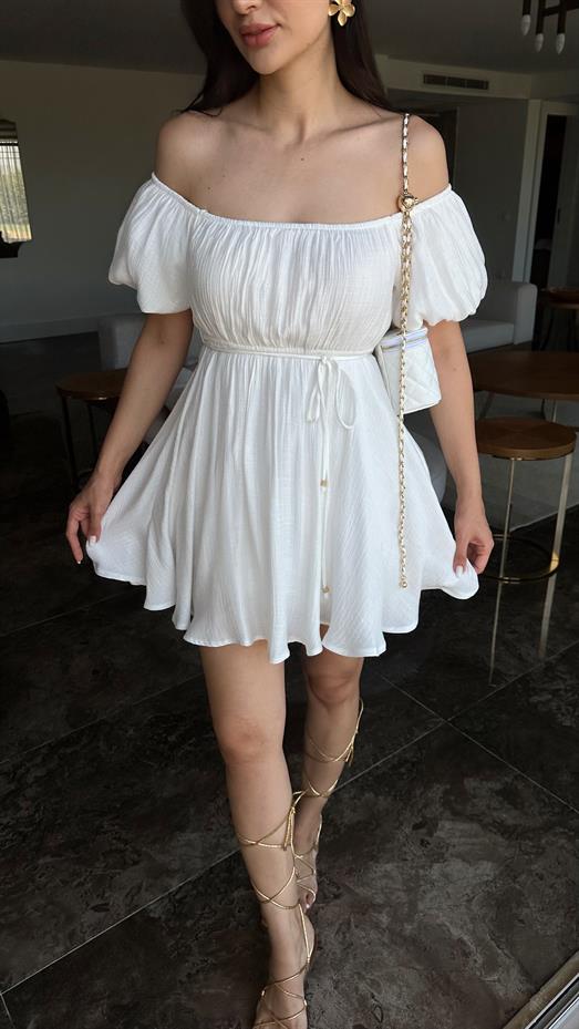 Beyaz Volanlı Elbise