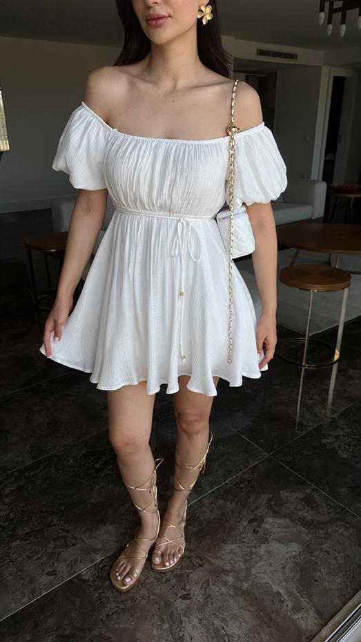 Beyaz Volanlı Elbise