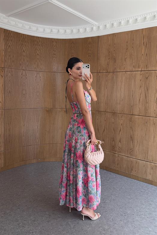 Biyeli Göğüs Balenli Pembe Elbise