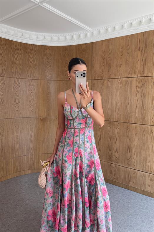 Biyeli Göğüs Balenli Pembe Elbise