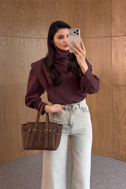 Boyun Detaylı Bordo Gömlek