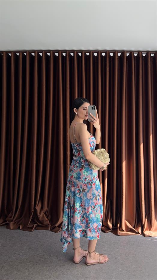 Boyun Detaylı Çiçekli Mavi Elbise