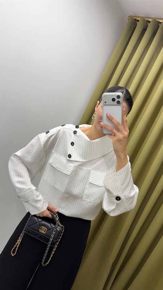 Boyun Düğmeli Çizgili Beyaz Gömlek