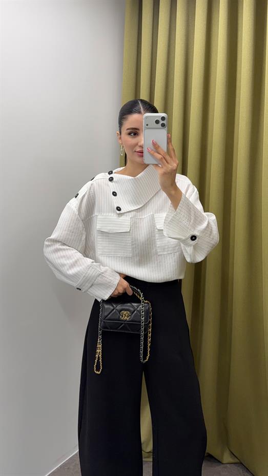 Boyun Düğmeli Çizgili Beyaz Gömlek