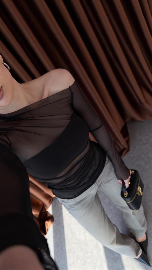 Büzgülü Siyah Tül Bluz