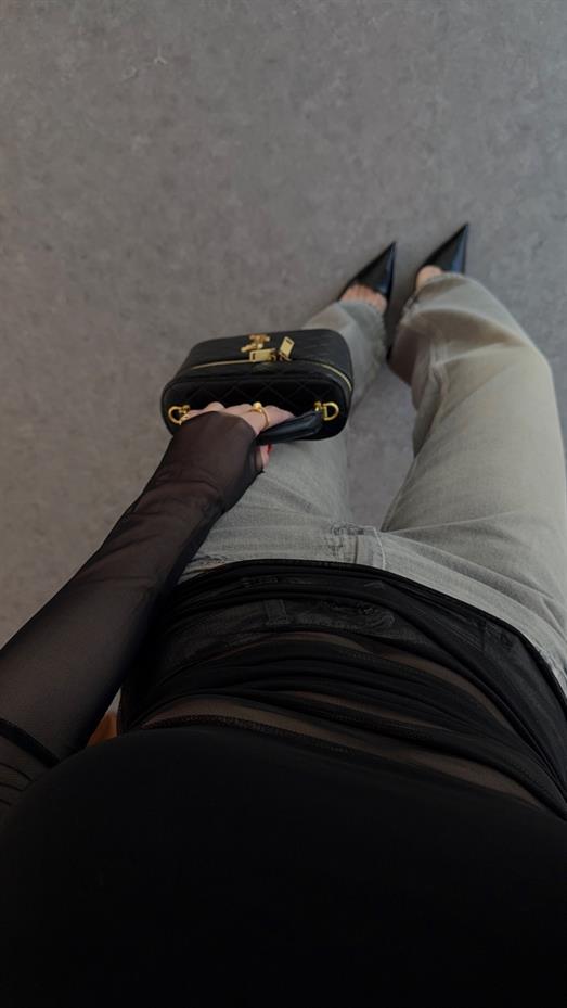 Büzgülü Siyah Tül Bluz