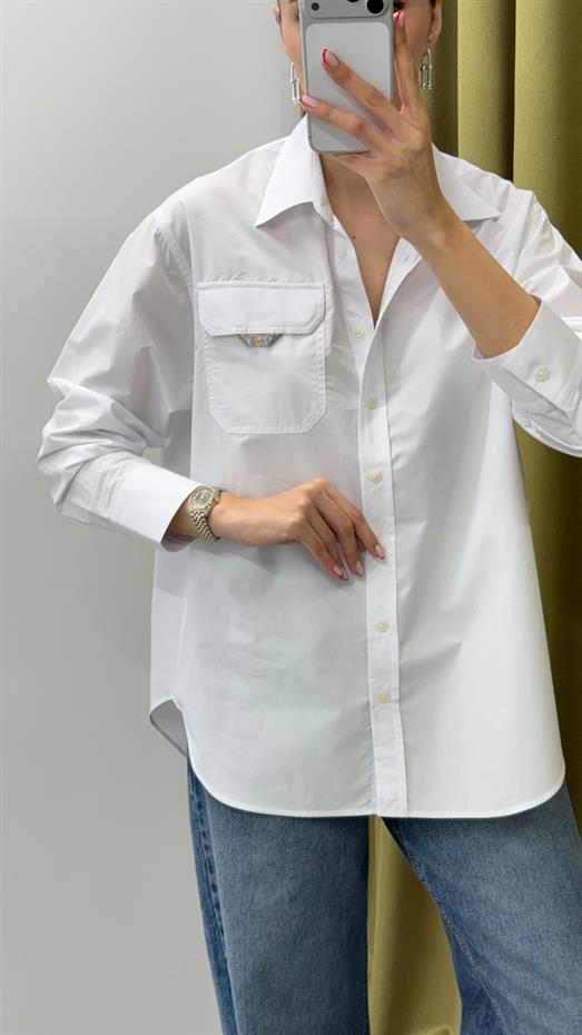 Cepli Beyaz Gömlek