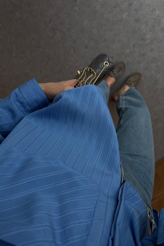 Cepli Oversize Çizgili Mavi Gömlek