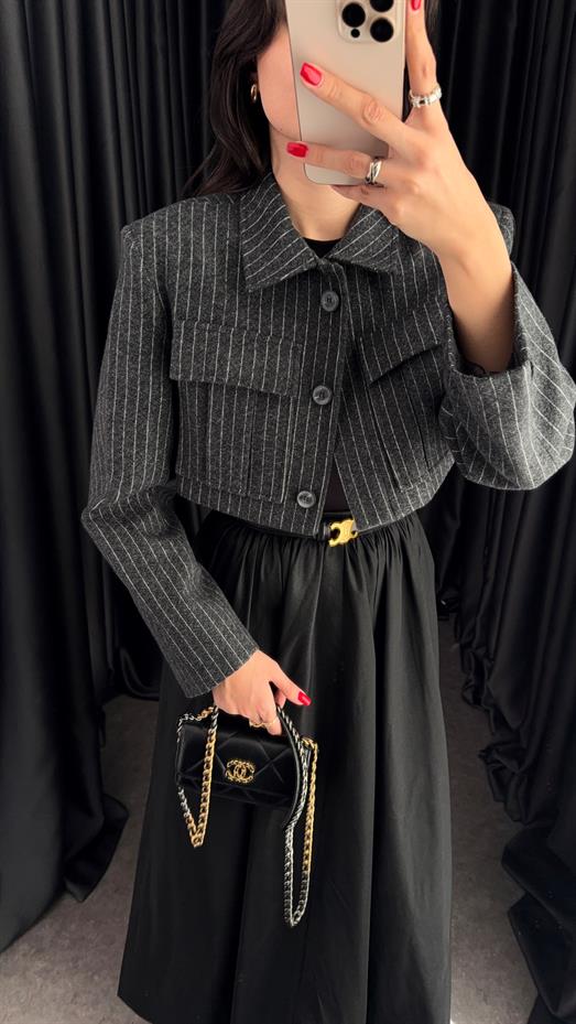 Çizgili Kaşe Siyah Crop Ceket