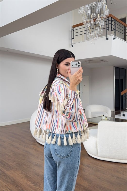 Çok Renkli Püskül Detaylı Crop Ceket