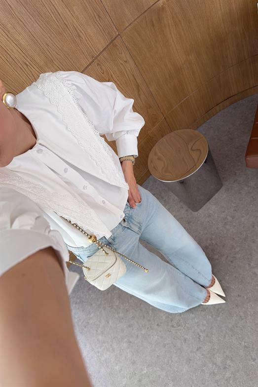 Dantel Yaka Beyaz Gömlek