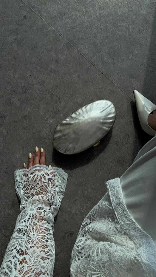 Dantelli Beyaz Gömlek