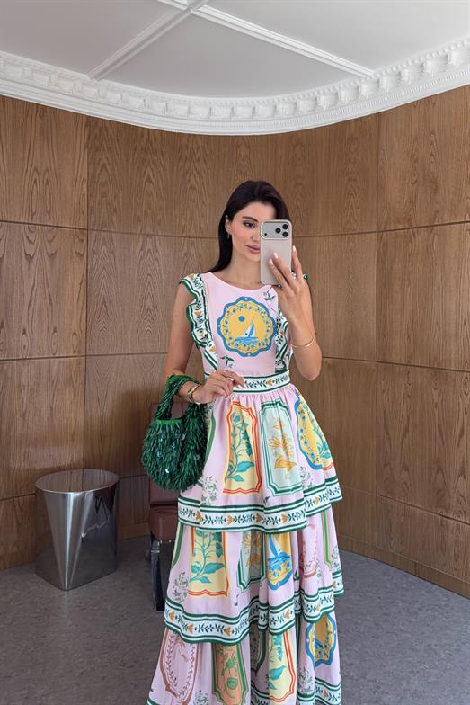 Desenli Katlı Pembe Elbise