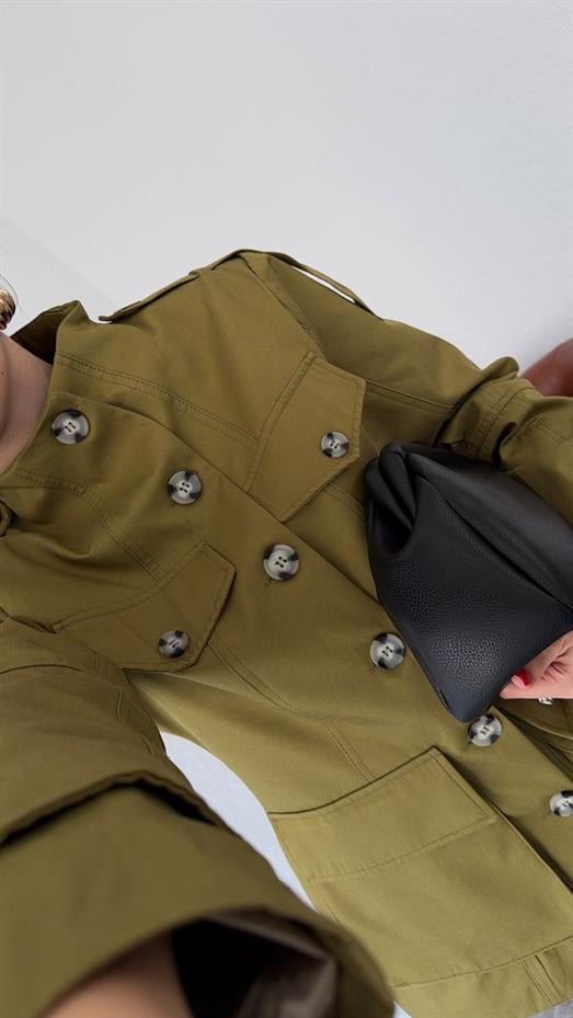 Dik Yaka Haki Ceket
