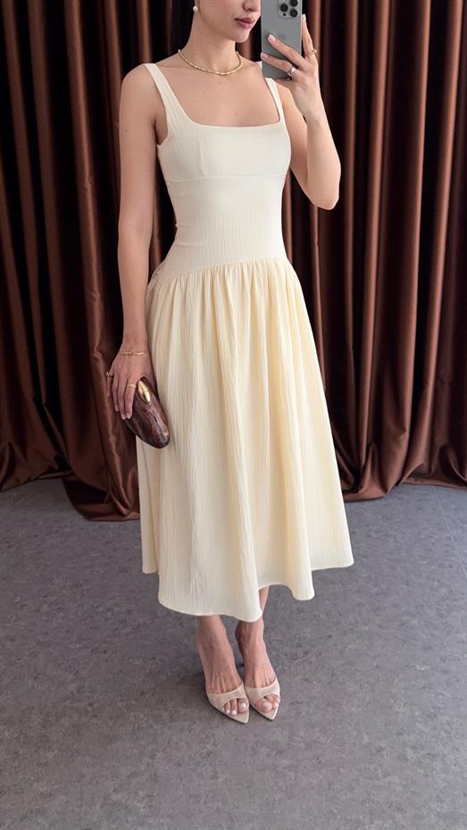 Dokulu Kumaş Ekru Elbise