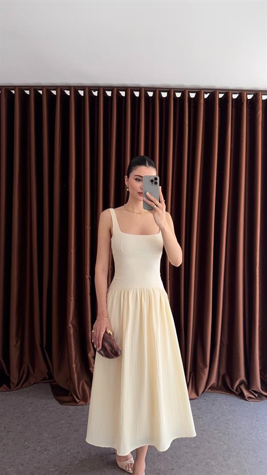 Dokulu Kumaş Ekru Elbise