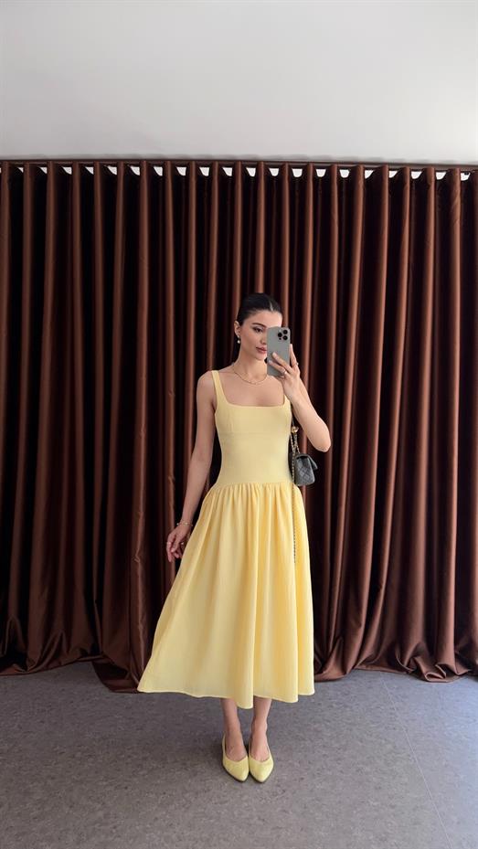 Dokulu Kumaş Sarı Elbise