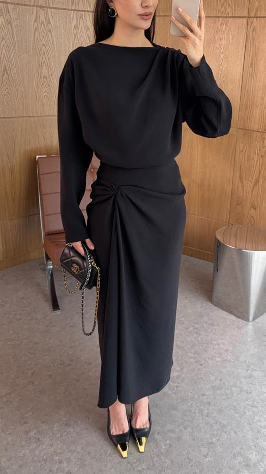 Drapeli Etek-Bluz Siyah Takım