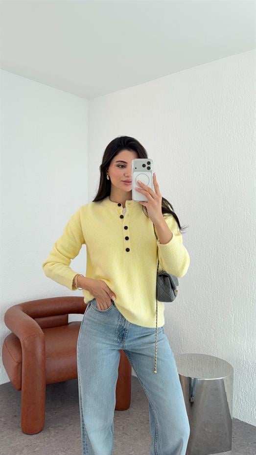 Düğmeli Sarı Triko Kazak