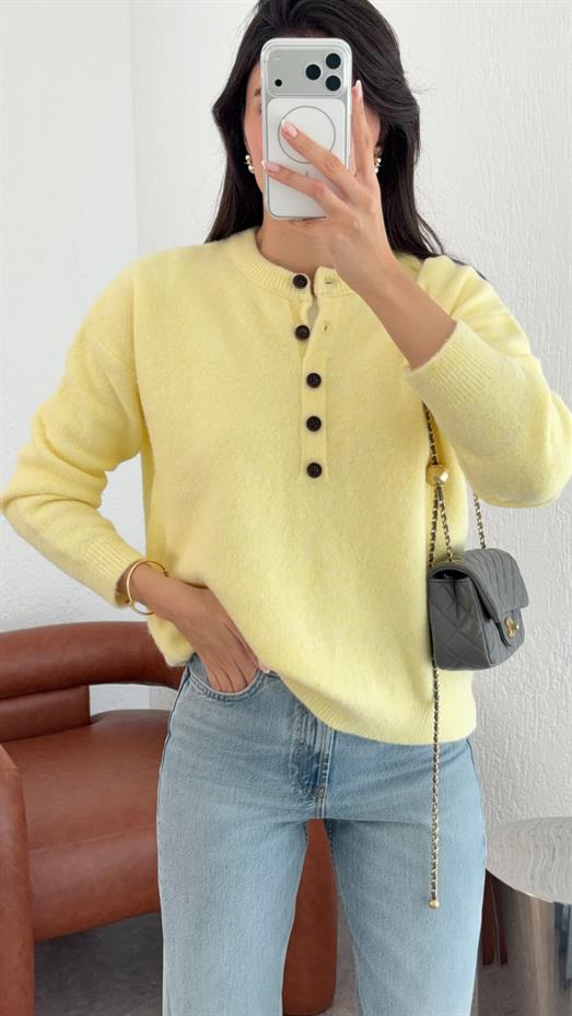 Düğmeli Sarı Triko Kazak