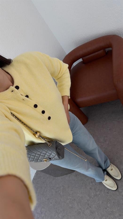 Düğmeli Sarı Triko Kazak