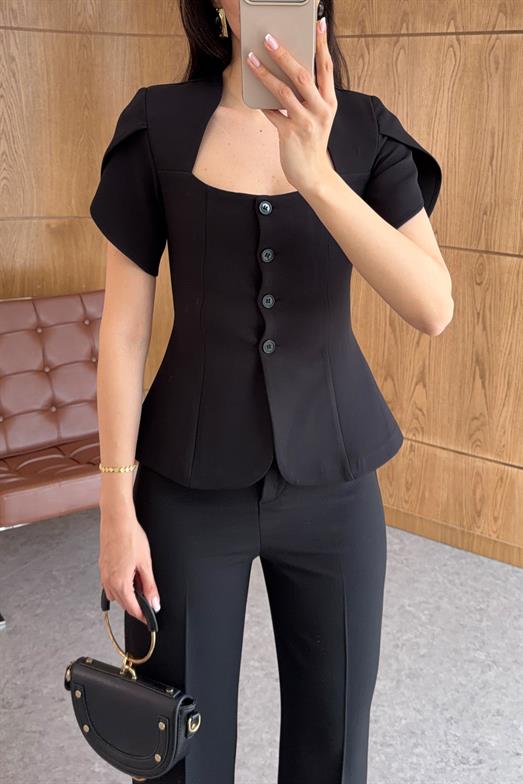 Düğmeli Siyah Bluz