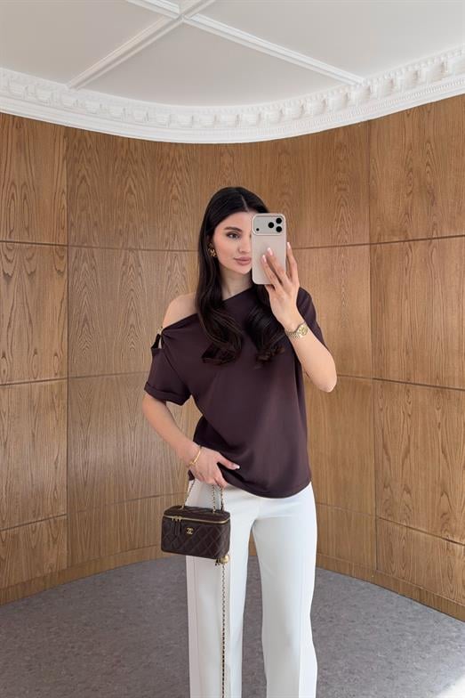 Düşük Omuz Tokalı Basic Acı Kahve Bluz