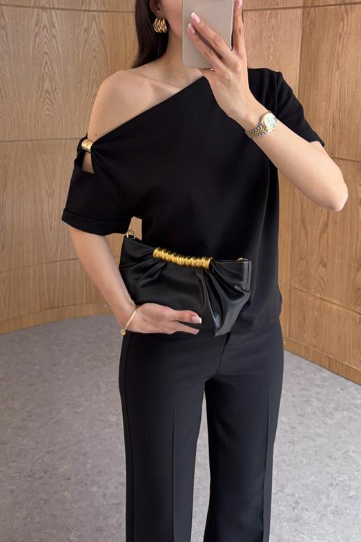 Düşük Omuz Tokalı Basic Siyah Bluz