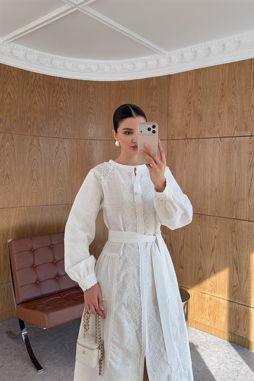 Etnik Nakışlı Beyaz Midi Elbise