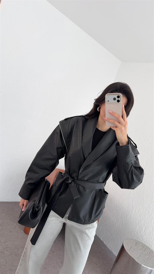 Fermuar Detaylı Siyah Deri Ceket