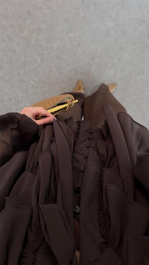 Fırfırlı Kahverengi Tül Bluz