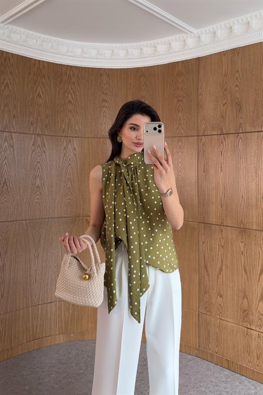 Fularlı Halter Yaka Puantiyeli Haki Bluz