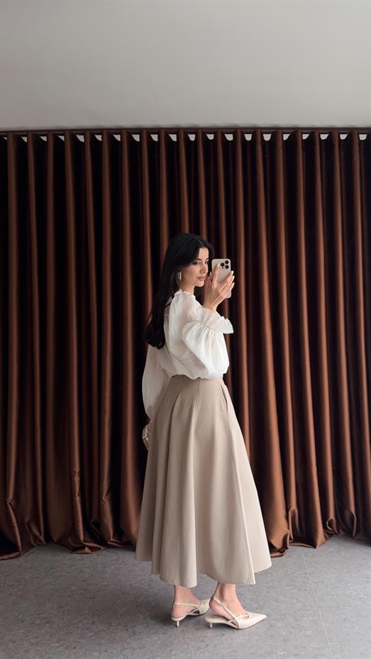 Godeli Yırtmaçlı Krem Etek