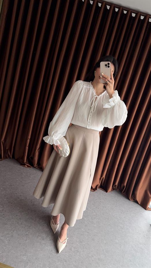 Godeli Yırtmaçlı Krem Etek