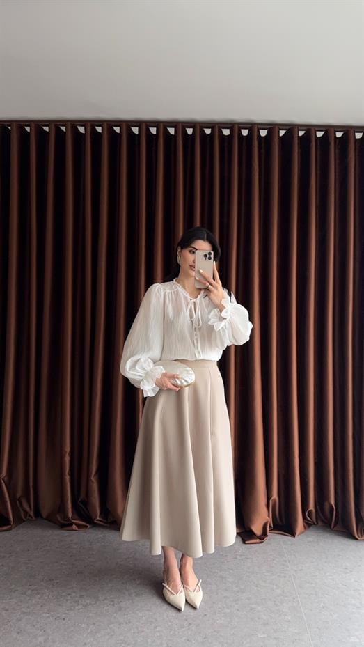 Godeli Yırtmaçlı Krem Etek