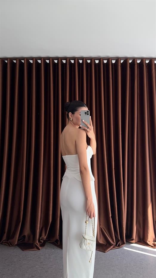 Göğüs Gold Detaylı Beyaz Elbise