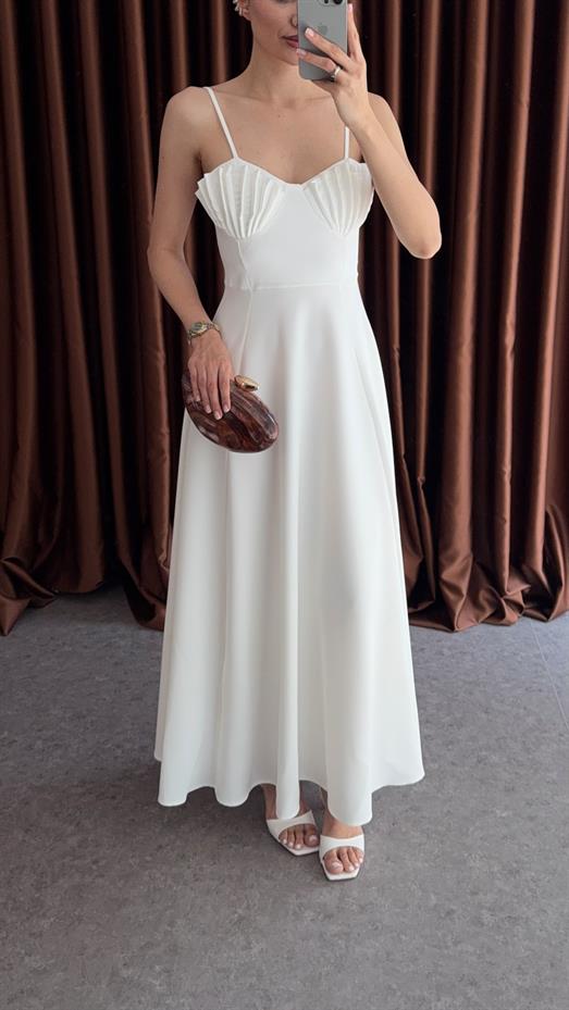 Göğüs Pileli Beyaz Elbise