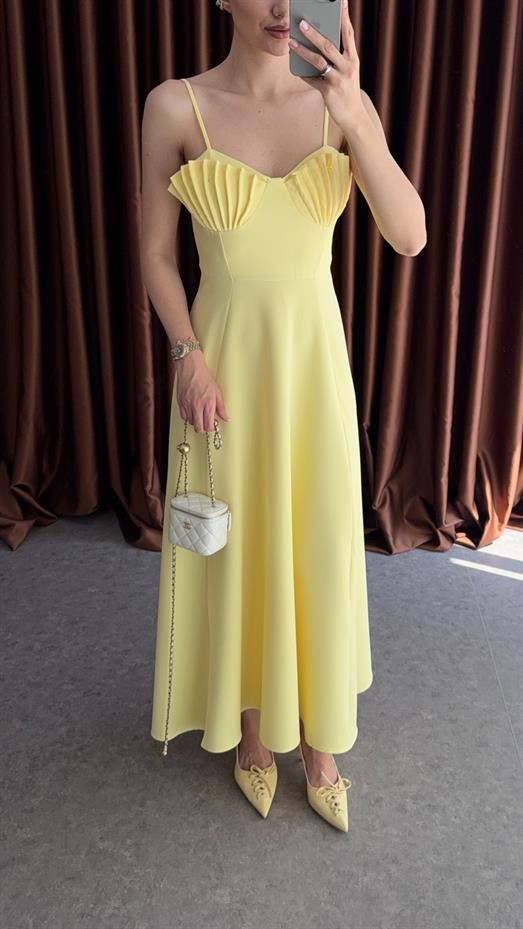 Göğüs Pileli Sarı Elbise