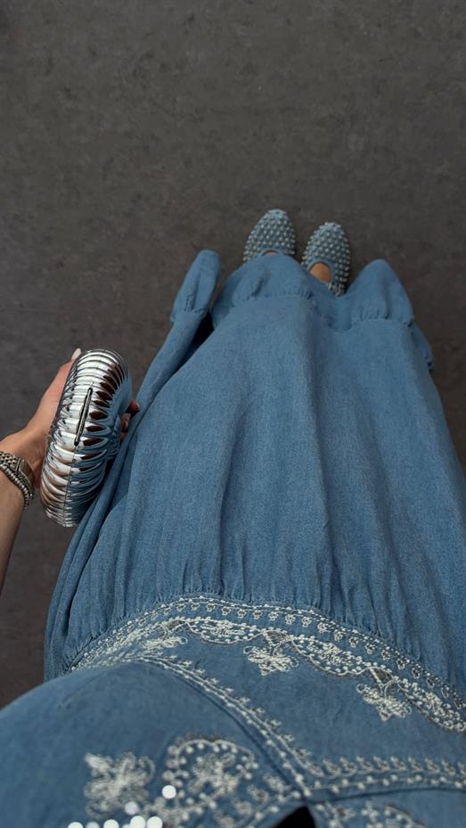 Göğüs Pullu Denim Elbise