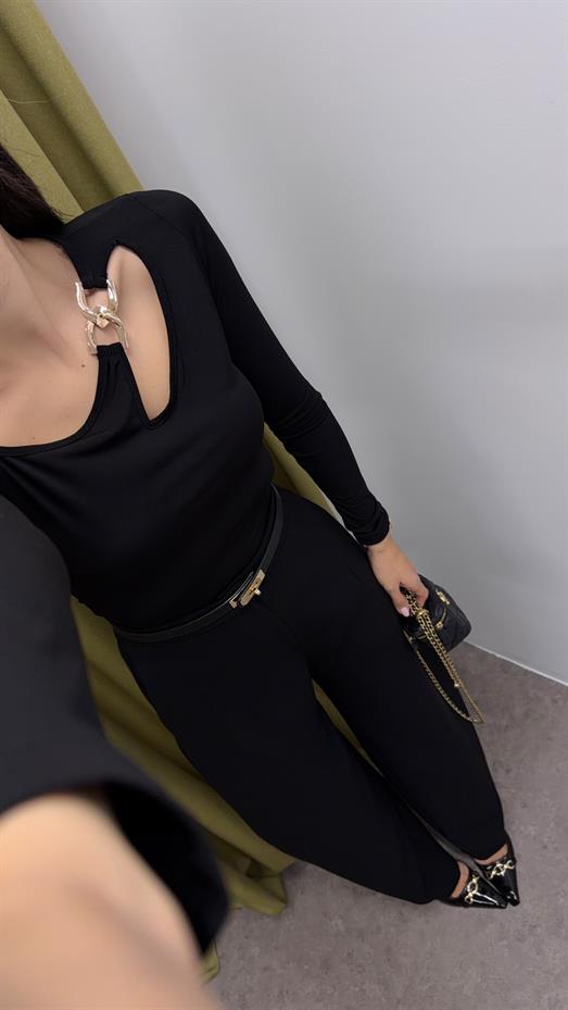Gold Detaylı Siyah Bluz