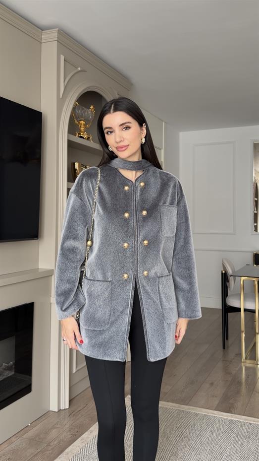 Gold Düğmeli Gri Kısa Kürk Ceket