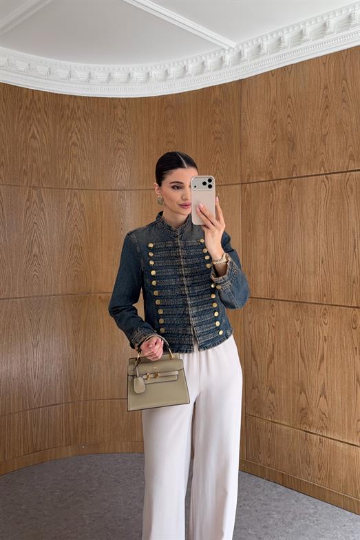 Gold Düğmeli Hakim Yaka Yıkamalı Denim Ceket