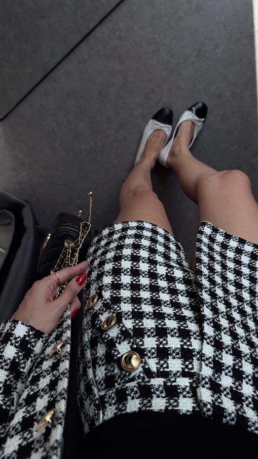 Gold Düğmeli Kazayağı Şort Etek