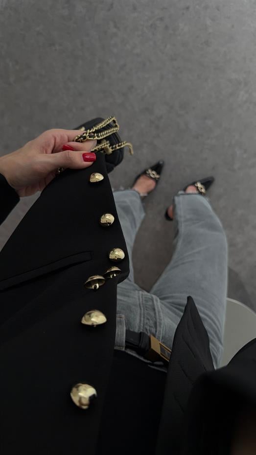 Gold Düğmeli Siyah Ceket