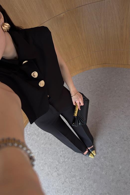 Gold Düğmeli Siyah Poplin Yelek