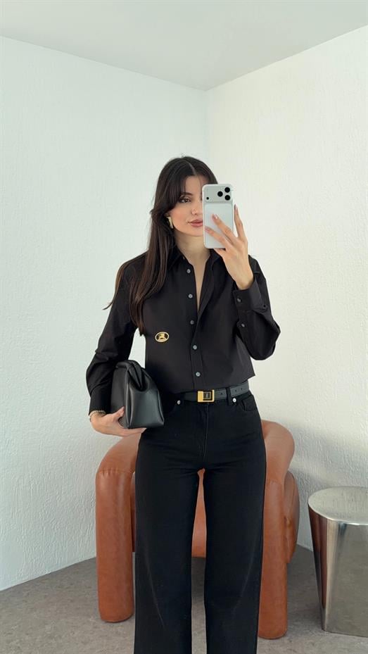 Gold Logolu Siyah Gömlek